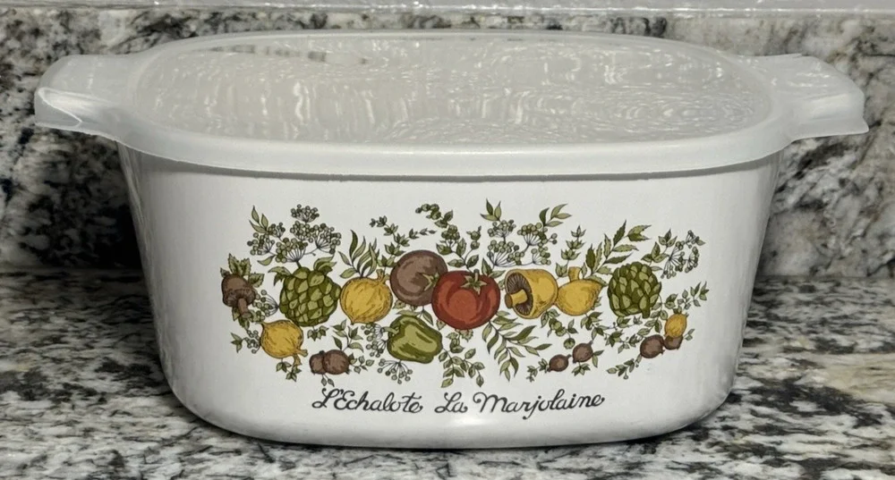 Corning Ware Spice of Life L'Echalote La Marjolaine A-3-B 3 Qt. Plastic Lid-READ
